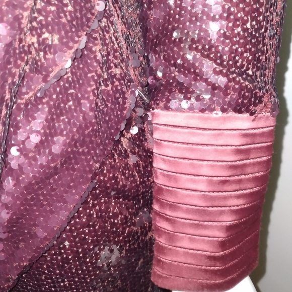 SEXY and CHIC SEQUIN DRESS - Picture 3 of 4